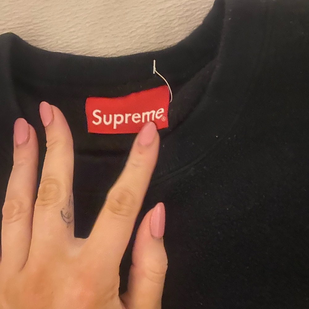 Medium, black, Supreme sweatshirt